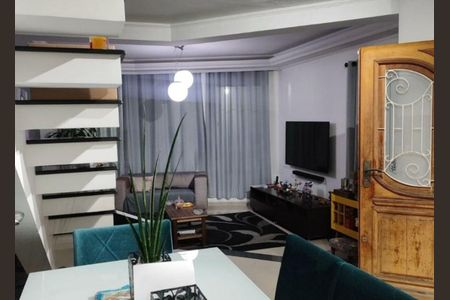 Casa à venda com 270m², 3 quartos e 3 vagasSala