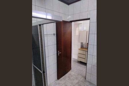 Casa à venda com 220m², 3 quartos e 9 vagasBanheiro