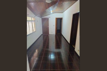 Casa à venda com 220m², 3 quartos e 9 vagasSala