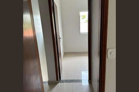 Quarto de casa à venda com 3 quartos, 230m² em Vila Nivi, São Paulo