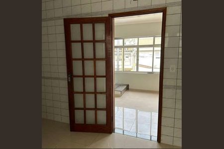 Casa à venda com 3 quartos, 230m² em Vila Nivi, São Paulo