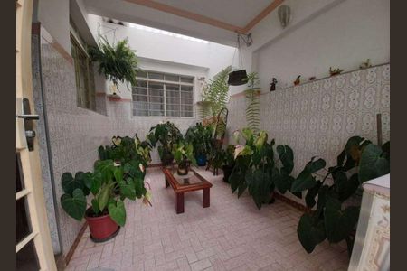 Casa à venda com 250m², 4 quartos e 4 vagas Casa à venda com 250m², 4 quartos e 4 vagasQuintal