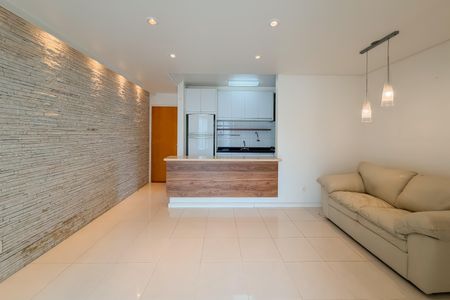 Apartamento à venda com 68m², 2 quartos e 2 vagasSala