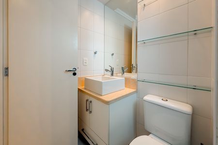Apartamento à venda com 68m², 2 quartos e 2 vagasBanheiro da Suíte