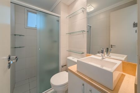 Apartamento à venda com 68m², 2 quartos e 2 vagasBanheiro Social