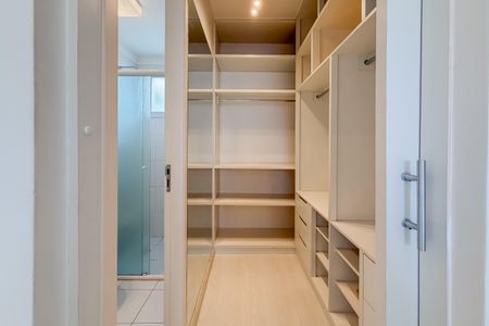 Apartamento à venda com 68m², 2 quartos e 2 vagasCloset da Suíte