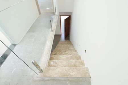 Casa à venda com 118m², 3 quartos e 2 vagasEscada