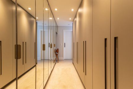 Apartamento à venda com 149m², 3 quartos e 2 vagasCloset  Suíte 1