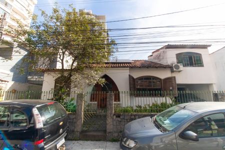 Casa de condomínio à venda com 567m², 4 quartos e 3 vagasFachada