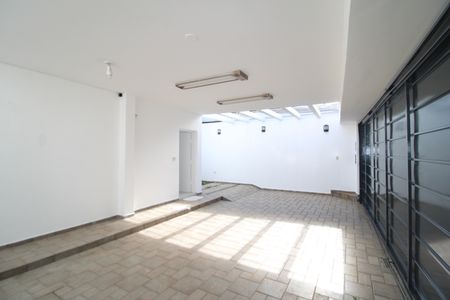 Casa à venda com 250m², 3 quartos e 4 vagasGaragem