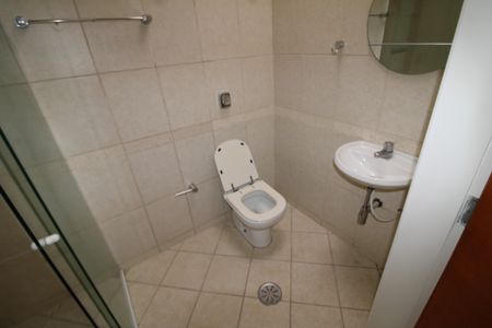 Casa à venda com 250m², 3 quartos e 4 vagasBanheiro Social