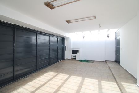 Casa à venda com 250m², 3 quartos e 4 vagasGaragem