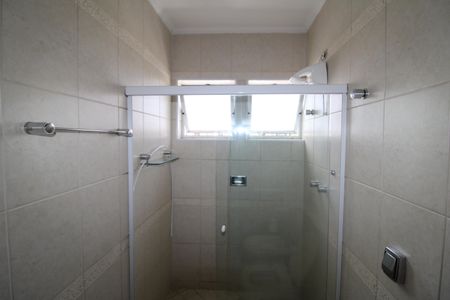 Casa à venda com 250m², 3 quartos e 4 vagasBanheiro da Suíte