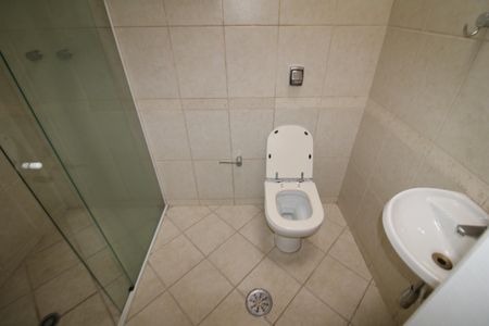 Casa à venda com 250m², 3 quartos e 4 vagasBanheiro Social