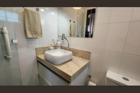 Apartamento à venda com 93m², 3 quartos e 1 vaga Apartamento à venda com 93m², 3 quartos e 1 vagaSuíte Banheiro