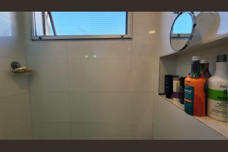 Apartamento à venda com 93m², 3 quartos e 1 vaga Apartamento à venda com 93m², 3 quartos e 1 vagaSuíte Banheiro