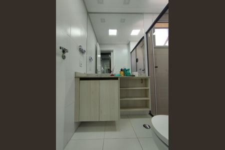 Apartamento à venda com 95m², 2 quartos e 2 vagas Apartamento à venda com 95m², 2 quartos e 2 vagasBanheiro da Suíte