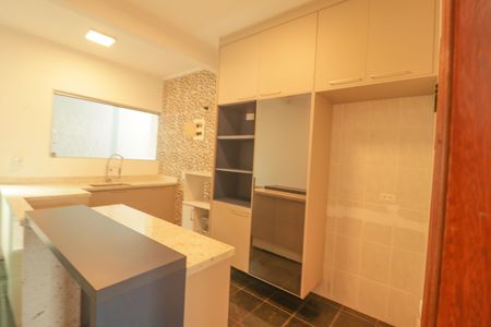 Casa para alugar com 220m², 2 quartos e 5 vagas Casa para alugar com 220m², 2 quartos e 5 vagasCozinha