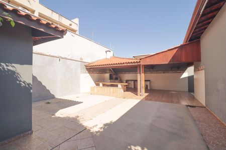 Casa para alugar com 220m², 2 quartos e 5 vagas Casa para alugar com 220m², 2 quartos e 5 vagasÁrea de Serviço