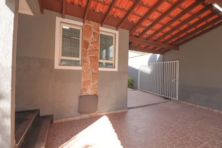 Casa para alugar com 220m², 2 quartos e 5 vagas Casa para alugar com 220m², 2 quartos e 5 vagasQuintal