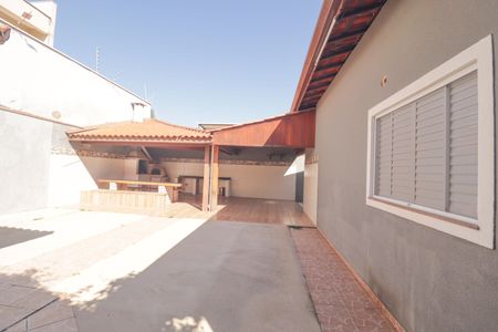 Casa para alugar com 220m², 2 quartos e 5 vagas Casa para alugar com 220m², 2 quartos e 5 vagasÁrea de Serviço