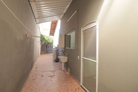 Casa para alugar com 220m², 2 quartos e 5 vagas Casa para alugar com 220m², 2 quartos e 5 vagasÁrea de Serviço