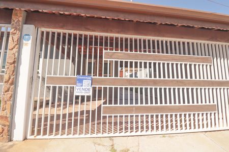 Casa para alugar com 220m², 2 quartos e 5 vagas Casa para alugar com 220m², 2 quartos e 5 vagasFachada - Placa