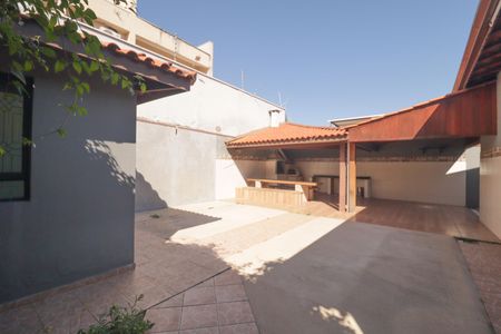 Casa para alugar com 220m², 2 quartos e 5 vagas Casa para alugar com 220m², 2 quartos e 5 vagasÁrea de Serviço