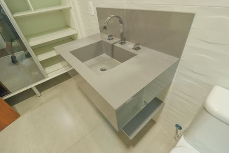 Casa para alugar com 220m², 2 quartos e 5 vagas Casa para alugar com 220m², 2 quartos e 5 vagasSuíte Banheiro