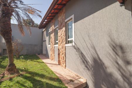 Casa para alugar com 220m², 2 quartos e 5 vagas Casa para alugar com 220m², 2 quartos e 5 vagasQuintal