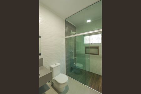 Casa para alugar com 220m², 2 quartos e 5 vagas Casa para alugar com 220m², 2 quartos e 5 vagasSuíte Banheiro