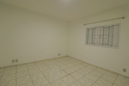 Casa para alugar com 220m², 2 quartos e 5 vagas Casa para alugar com 220m², 2 quartos e 5 vagasSuíte
