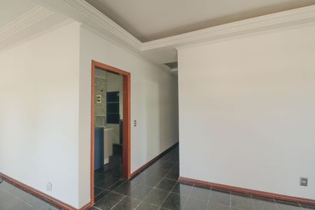 Casa para alugar com 220m², 2 quartos e 5 vagas Casa para alugar com 220m², 2 quartos e 5 vagasSala