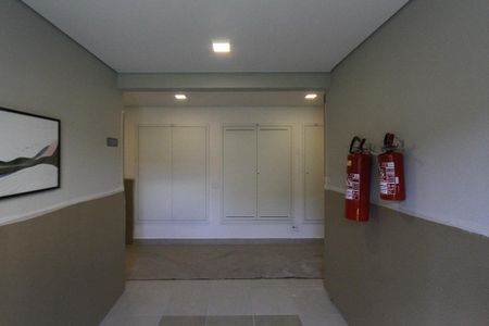 Apartamento para alugar com 34m², 2 quartos e sem vaga Apartamento para alugar com 34m², 2 quartos e sem vagaHall