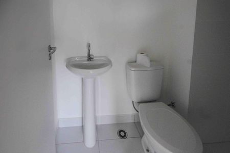 Apartamento para alugar com 34m², 2 quartos e sem vaga Apartamento para alugar com 34m², 2 quartos e sem vagaBanheiro