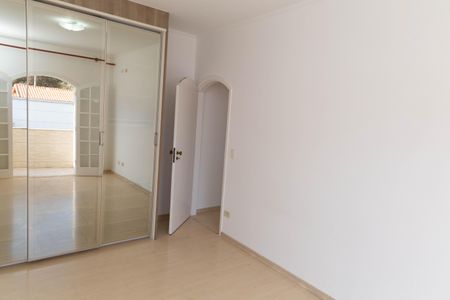 Casa à venda com 180m², 4 quartos e 3 vagasQuarto 2
