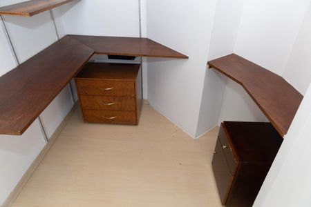 Casa à venda com 180m², 4 quartos e 3 vagasCloset