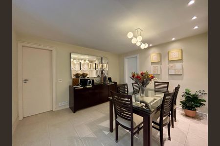 Apartamento à venda com 125m², 3 quartos e 1 vagaSala