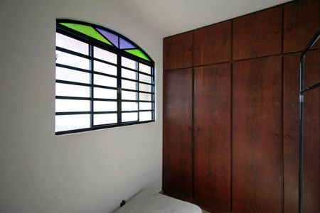 Casa à venda com 261m², 4 quartos e 4 vagasQuarto de Serviço