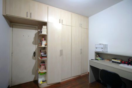 Casa à venda com 261m², 4 quartos e 4 vagasQuarto 2
