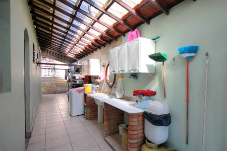 Casa à venda com 261m², 4 quartos e 4 vagasÁrea de Serviço