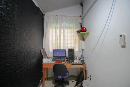 Casa à venda com 261m², 4 quartos e 4 vagasEscritório