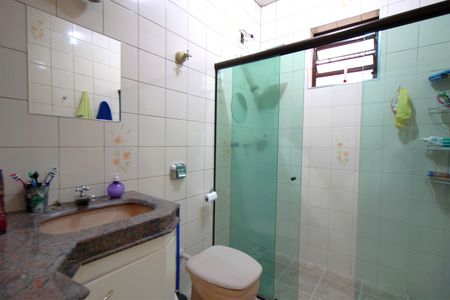 Casa à venda com 261m², 4 quartos e 4 vagasBanheiro