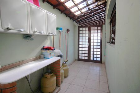 Casa à venda com 261m², 4 quartos e 4 vagasÁrea de Serviço