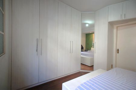 Casa à venda com 261m², 4 quartos e 4 vagasSuite