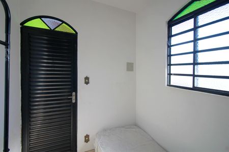 Casa à venda com 261m², 4 quartos e 4 vagasQuarto de Serviço