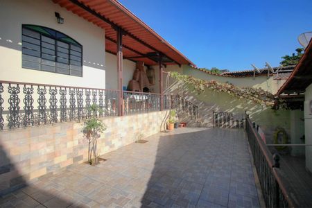 Casa à venda com 261m², 4 quartos e 4 vagasQuintal