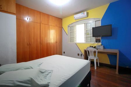 Casa à venda com 261m², 4 quartos e 4 vagasQuarto 3