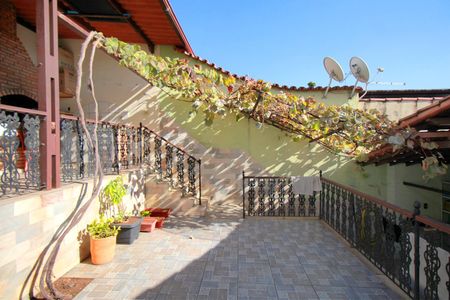 Casa à venda com 261m², 4 quartos e 4 vagasQuintal