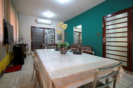 Sala de casa à venda com 4 quartos, 261m² em Maria Virgínia, Belo Horizonte